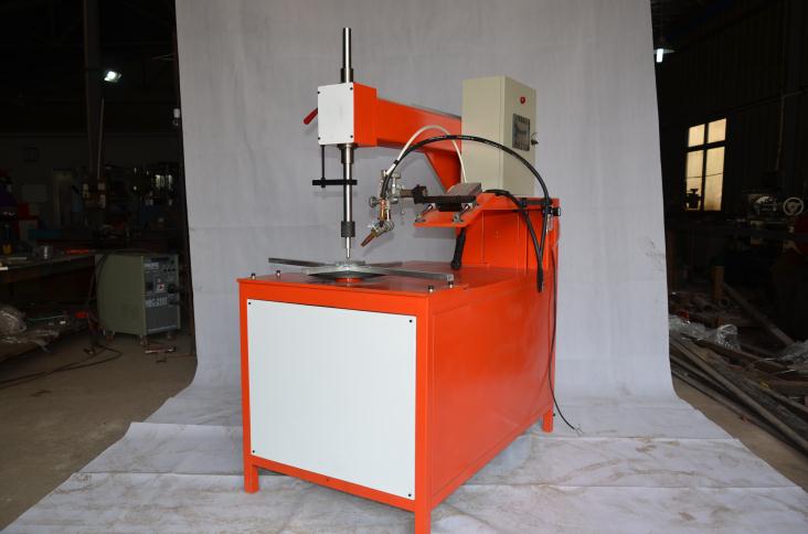 全自動(dòng)環(huán)縫焊機(jī)的性能特點(diǎn)